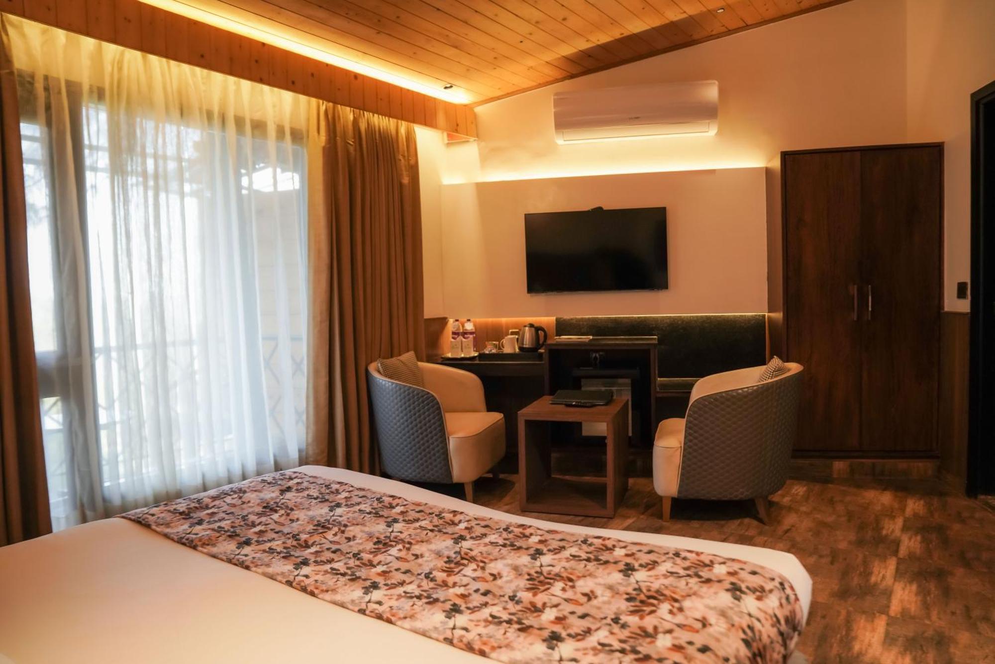 Kasauli Hills Resort Exteriér fotografie